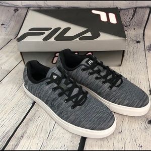 NWB Fila Knitscreen Gray Sneakers Size 11
